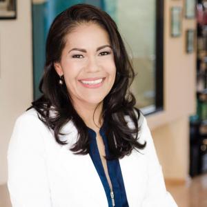 Dra. Karla Renata Cardenas Malta - Otorrinolaringólogo
